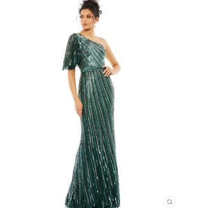 TWO TONE SEQUINED ONE SHOULDER TRUMPET GOWN Size 6 COLOR — Iridescent Green NWT